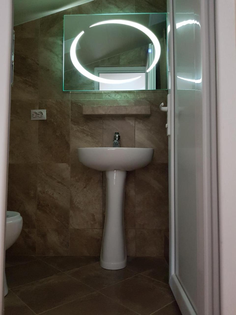 Meridian Kutaisi Ngoại thất bức ảnh