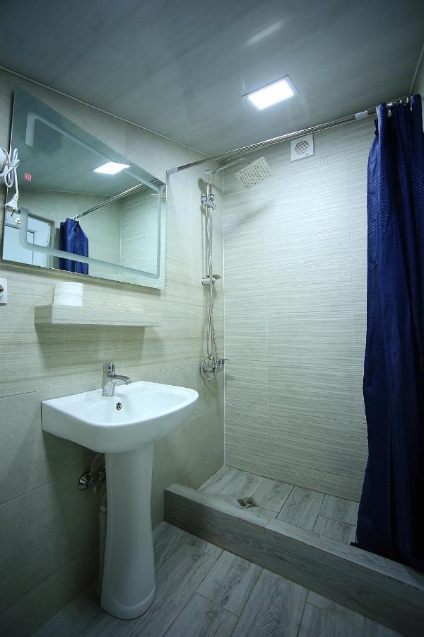 Meridian Kutaisi Ngoại thất bức ảnh